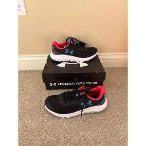 New Under Armour Girls Surge 3 Print Running Shoes Black Pink Blue - Size 4Y